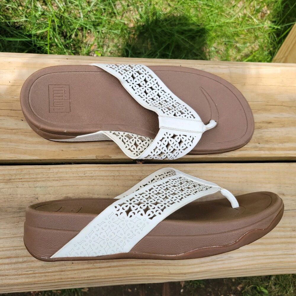 FITFLOP Lattice Surfa White Laser Cut Leather Thong Slide Sandals Size 8 Comfy